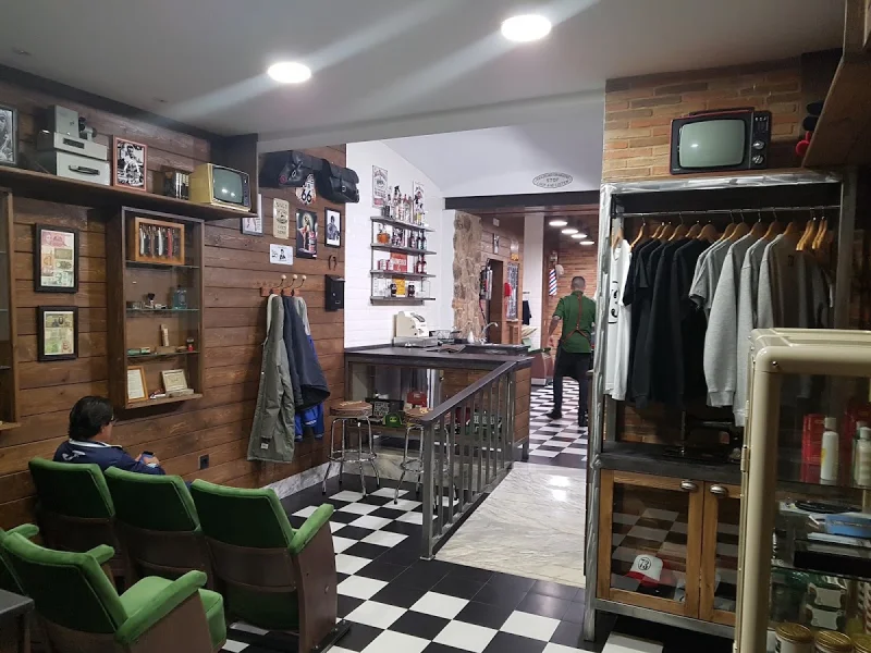 BARBERÍA 73 CHAVI