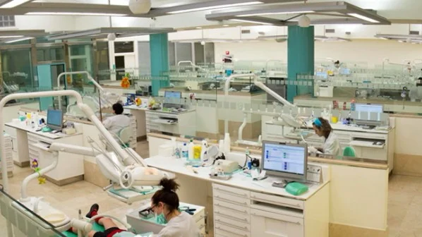 Clínica Dental Cerrolaza. Odontopediatría y Ortodoncia para niños y adultos
