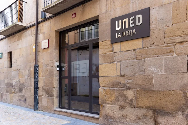 Universidad Nacional de Educación a Distancia en La Rioja. UNED