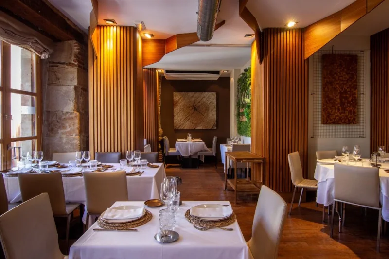 Doze Restaurante & Premium Bar
